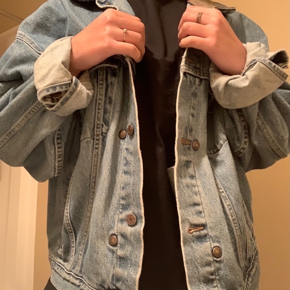 light washed denim jacket - Picture 3 of 6